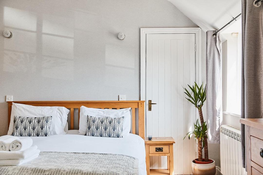 The Bucks Head Bed & Breakfast Carhampton Екстериор снимка